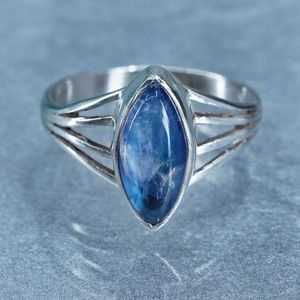 Size 5, vintage Sterling 925 silver handmade ring with moonstone
